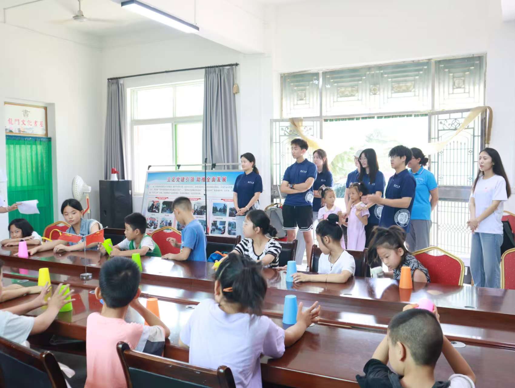 校际联动促交流 实践同心共成长—— 我校数学与统计学院与西北大学暑期社会实践队在龙门村开展交流座谈-渭南师范学院