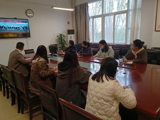 人文学院辅导员参会(一)